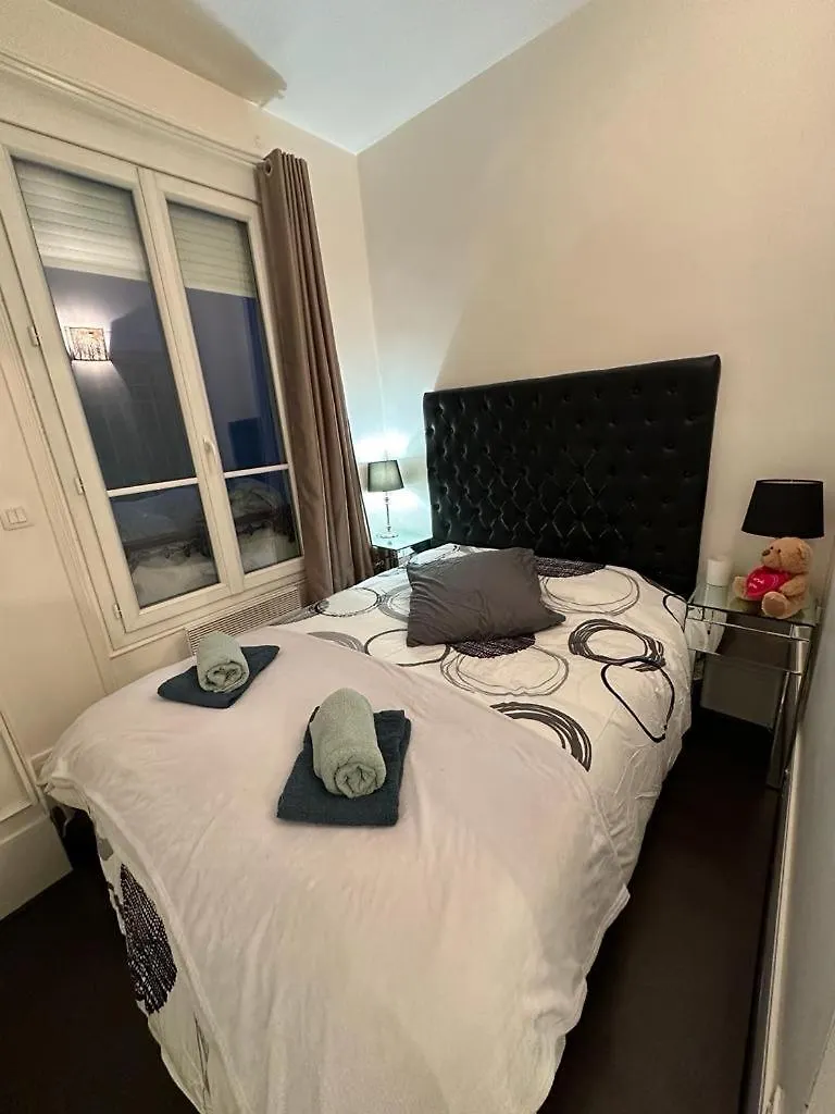 Luxe Apartment Near Champs Elysees Paris 0*,  France
