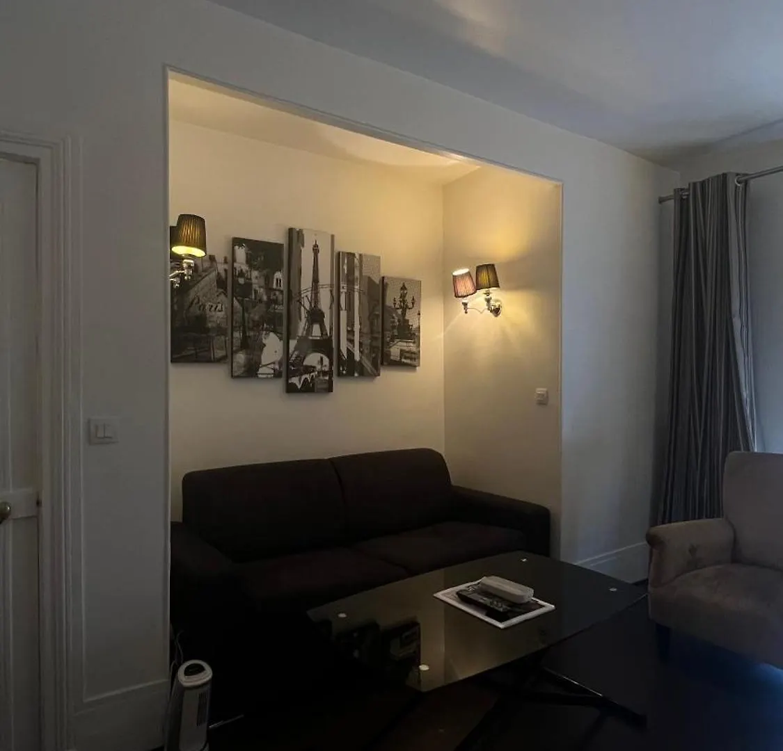Luxe Apartment Near Champs Elysees Paris